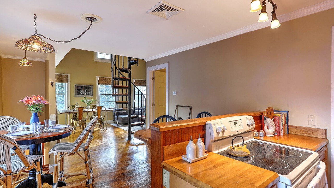Photo of Kitchen in Off Broadway
