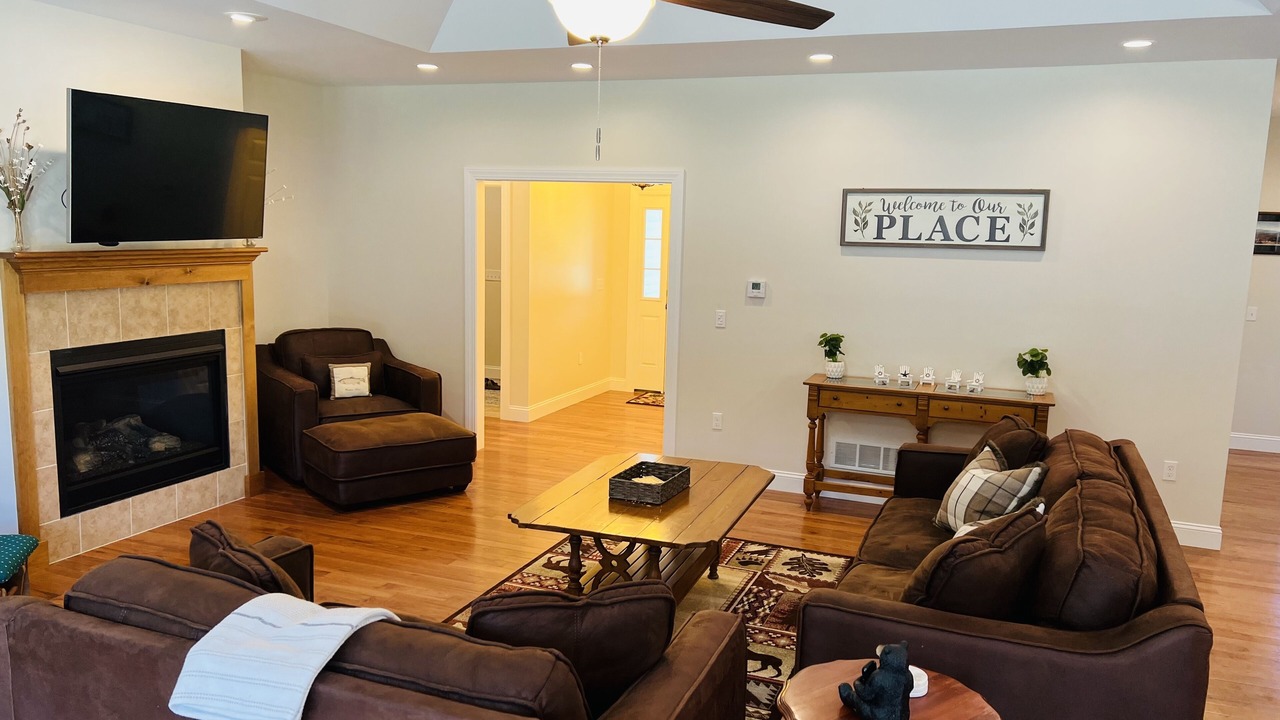 Photo of Livingroom in Bolton Landing