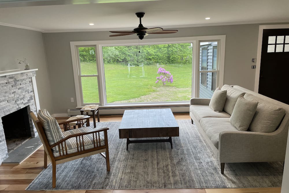 Photo of Livingroom in Hinsdale