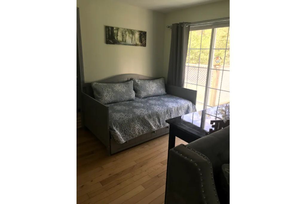 Photo of Livingroom in Hancock