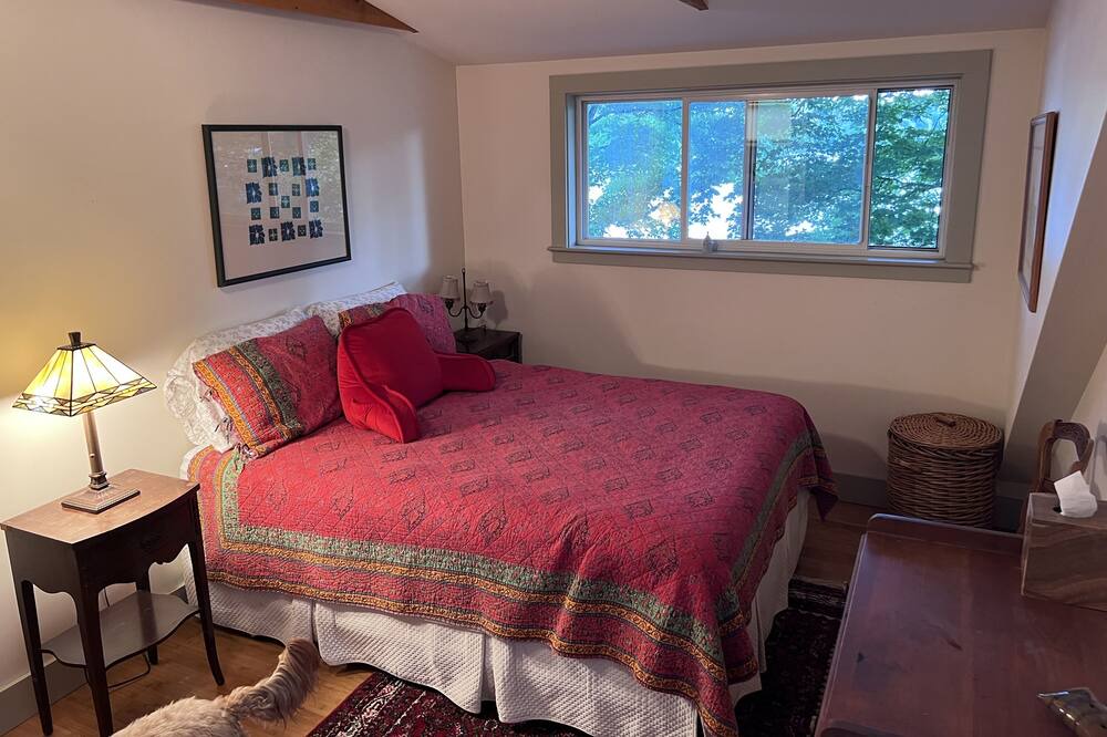 Photo of Bedroom in Malletts Bay