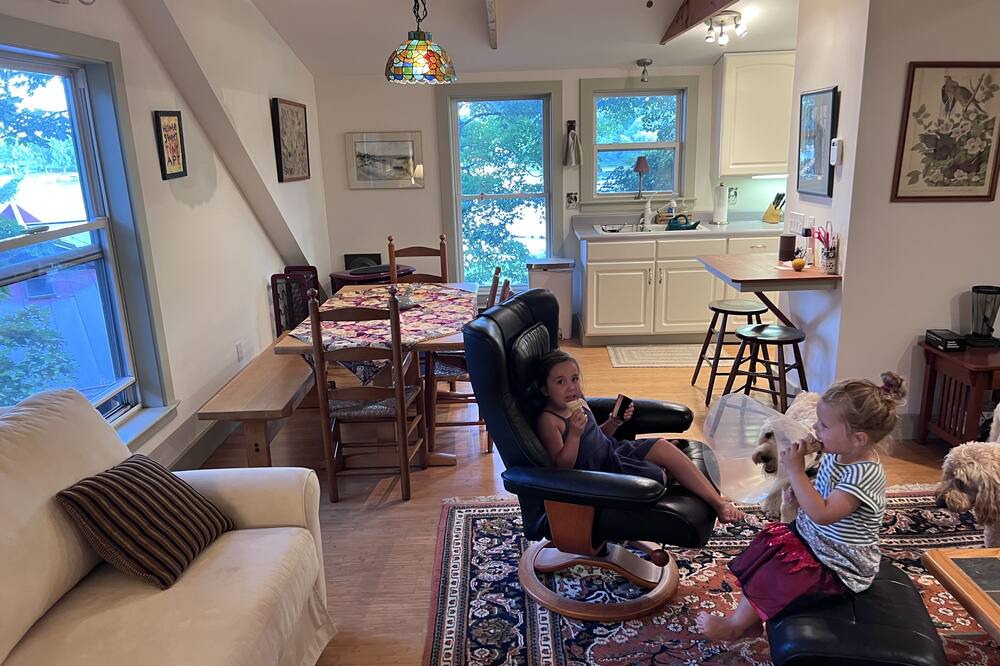 Photo of Livingroom in Malletts Bay