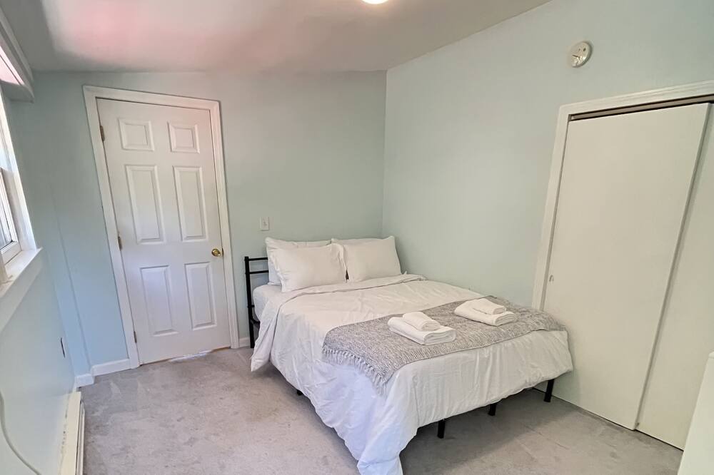 Photo of Bedroom in Niantic