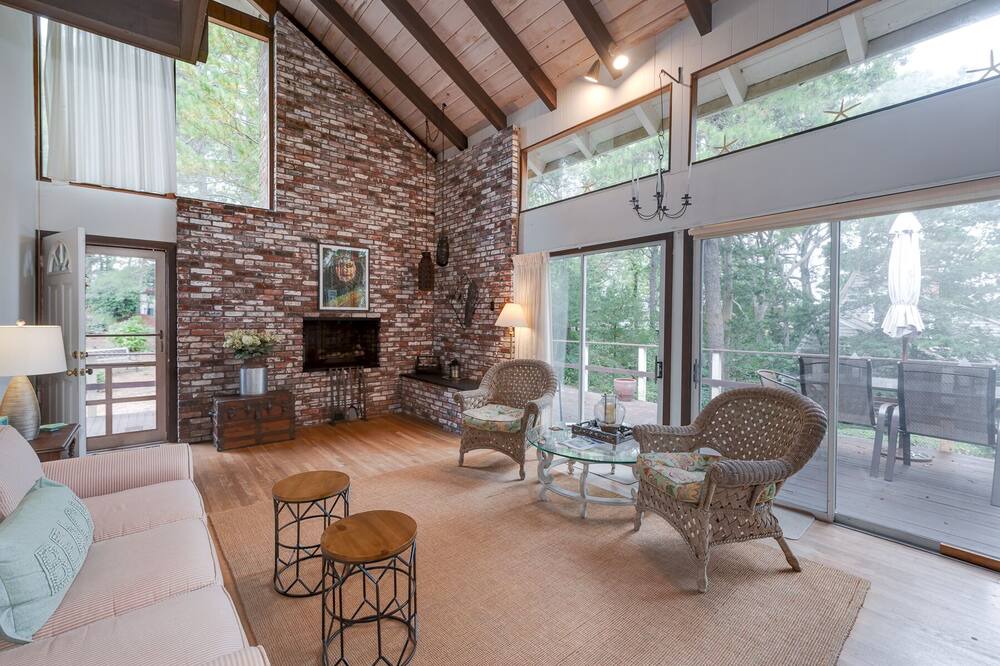 Photo of Livingroom in Summersea