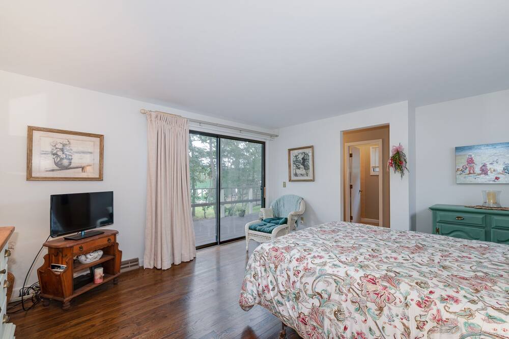 Photo of Bedroom in Summersea