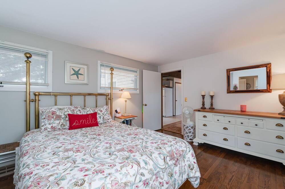 Photo of Bedroom in Summersea
