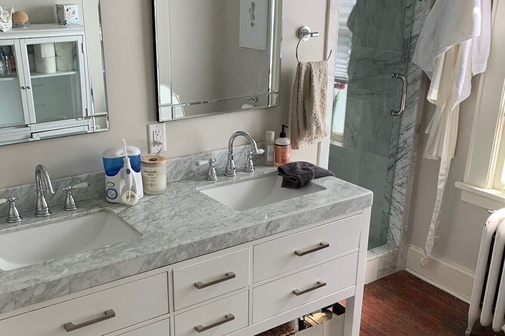 Photo of Bathroom in Cove - East Side - Shippan