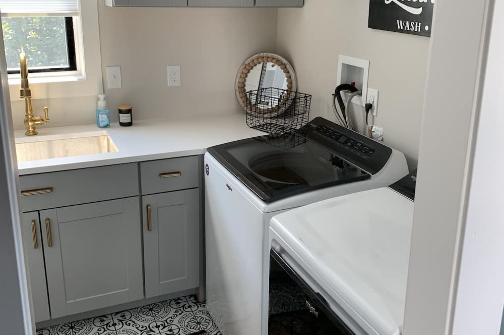 Photo of Kitchen in Cove - East Side - Shippan