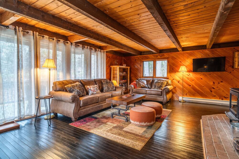 Photo of Livingroom in Thornton