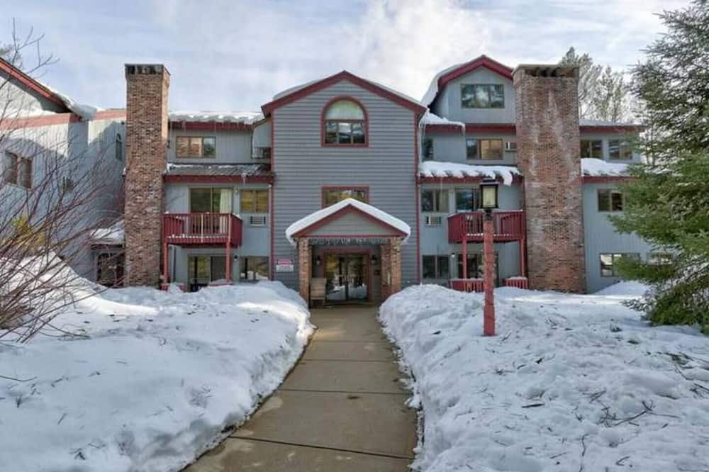 Photo of Outdoor in Bartlett