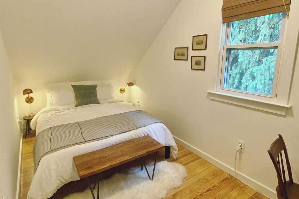 Photo of Bedroom in Rhinebeck