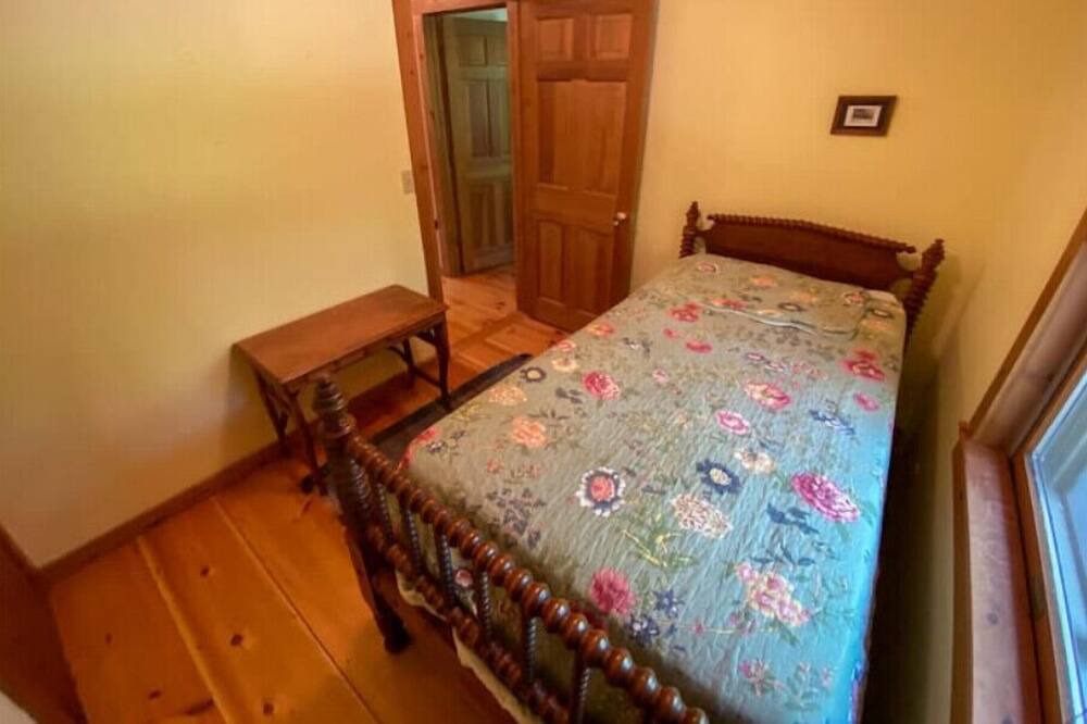 Photo of Bedroom in Forest Dale