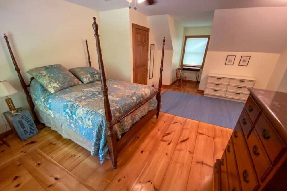 Photo of Bedroom in Forest Dale