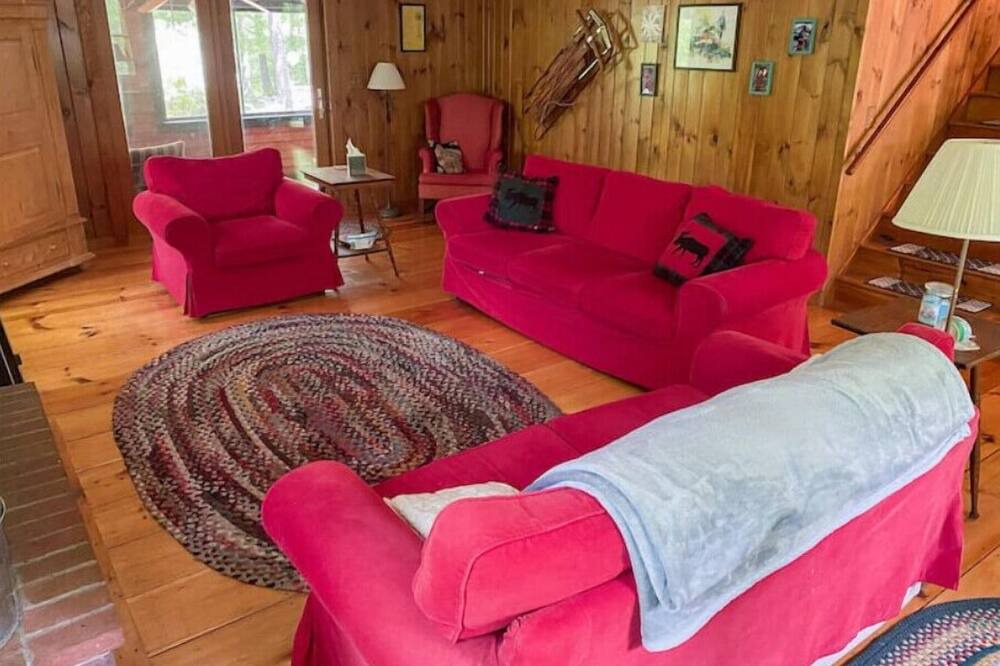 Photo of Livingroom in Forest Dale