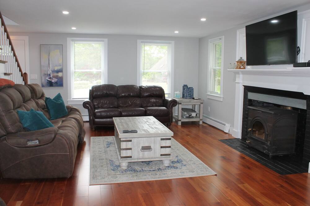 Photo of Livingroom in East Harwich