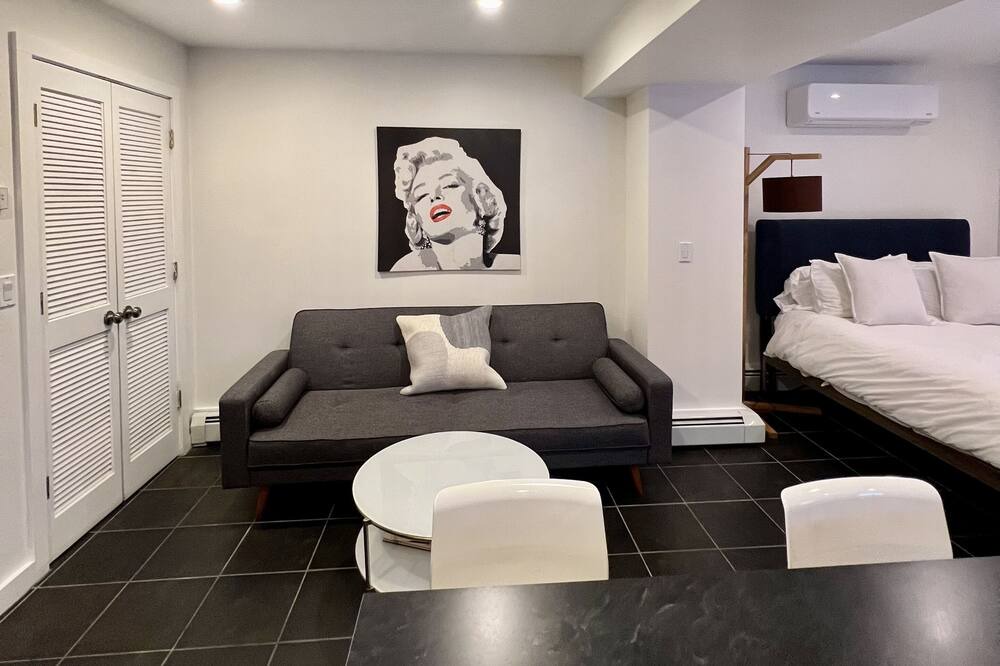 Photo of Livingroom in Dorchester
