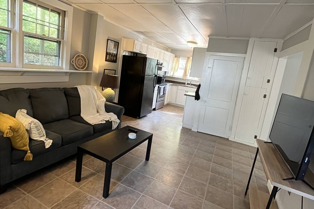 Photo of Livingroom in Niantic