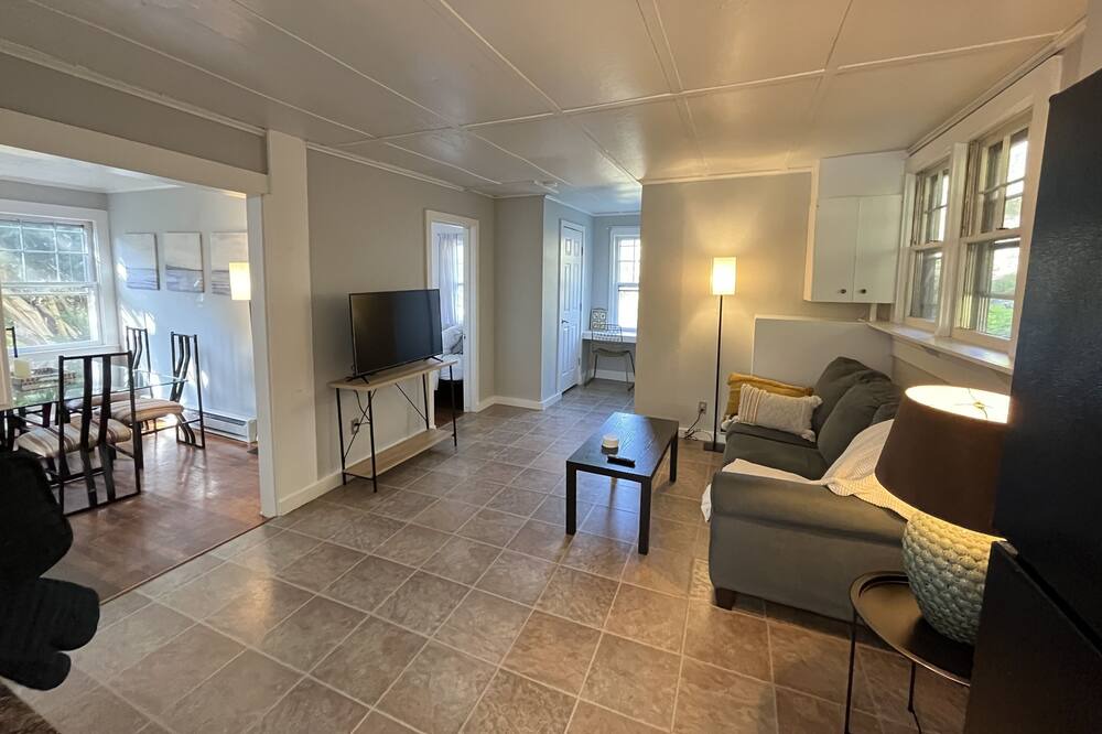 Photo of Livingroom in Niantic