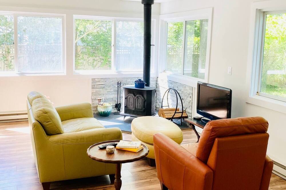 Photo of Livingroom in Greenport West