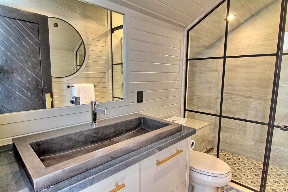 Photo of Bathroom in Muskoka Lakes