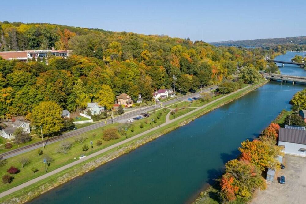 Photo of Others in Ithaca