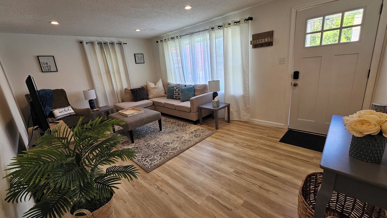 Photo of Livingroom in Milford