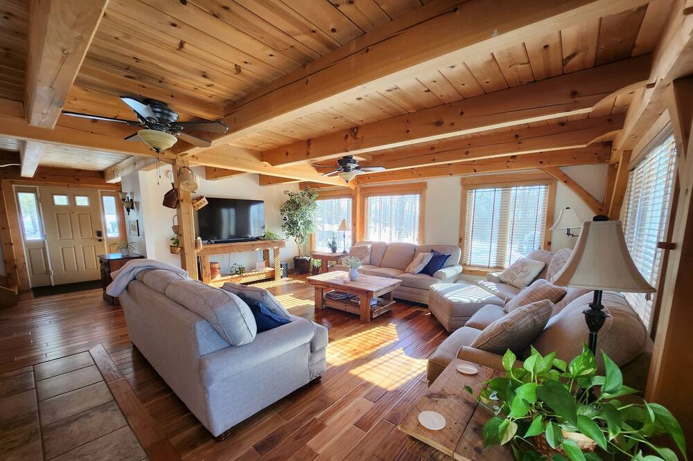 Photo of Livingroom in Dunbarton