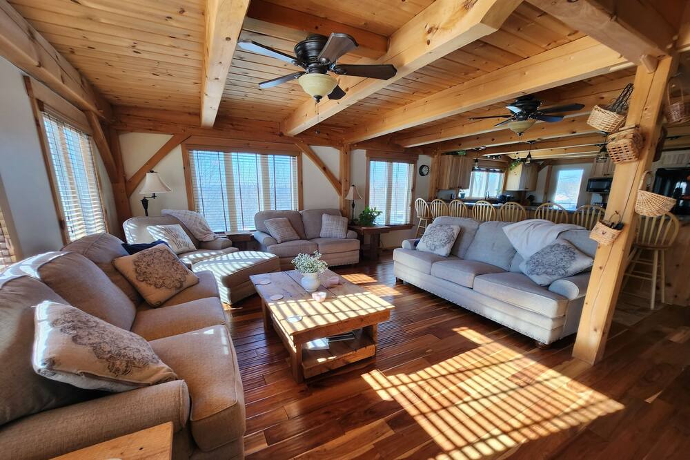 Photo of Livingroom in Dunbarton