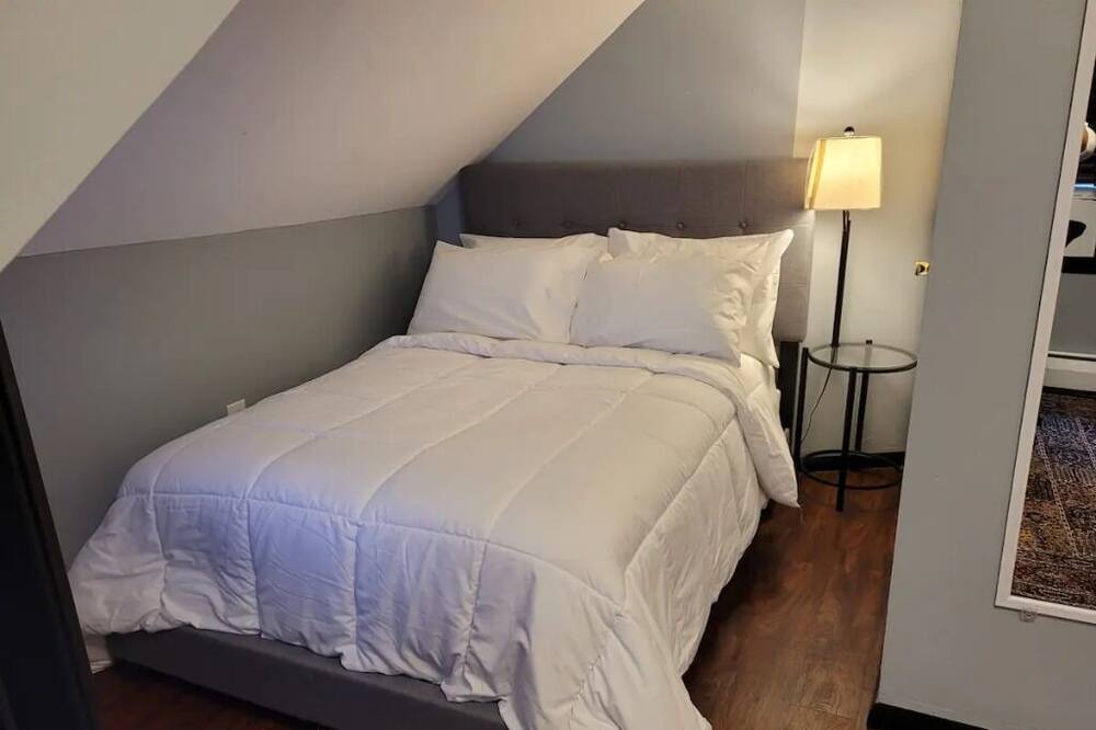 Photo of Bedroom in Middletown
