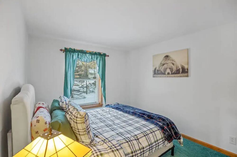 Photo of Bedroom in Lochmere