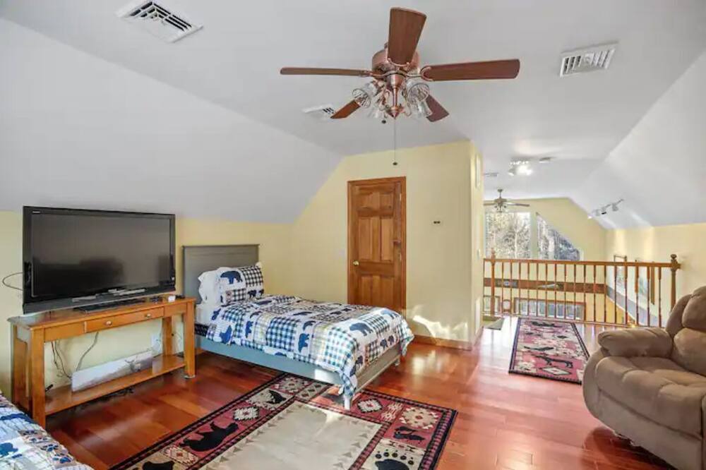 Photo of Bedroom in Lochmere