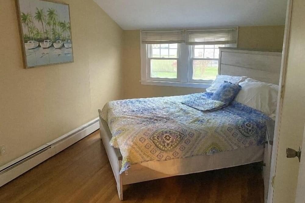 Photo of Bedroom in Branford Center