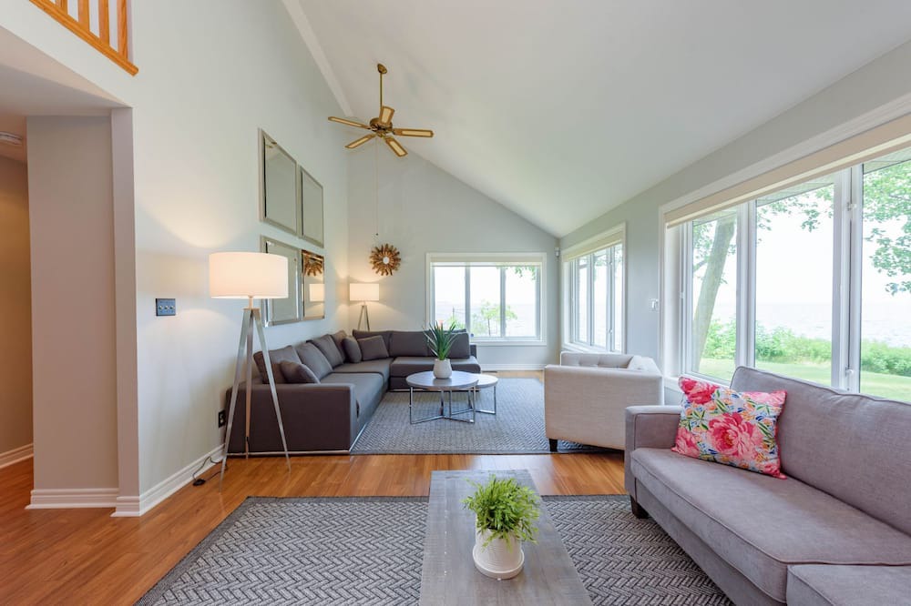 Photo of Livingroom in Winona