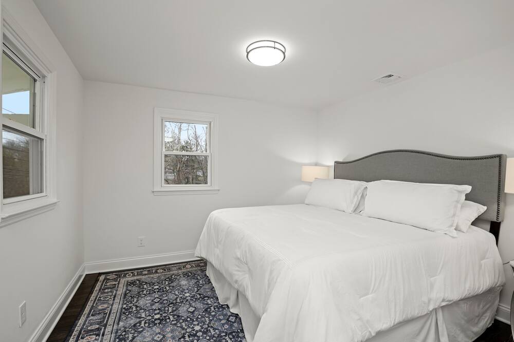 Photo of Bedroom in Trumbull