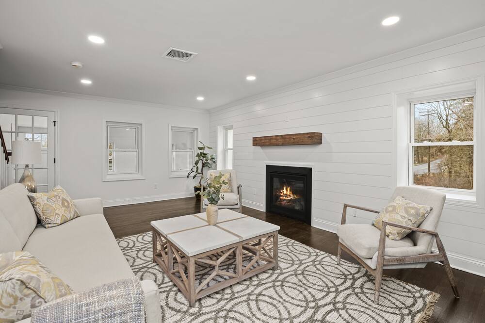 Photo of Livingroom in Trumbull