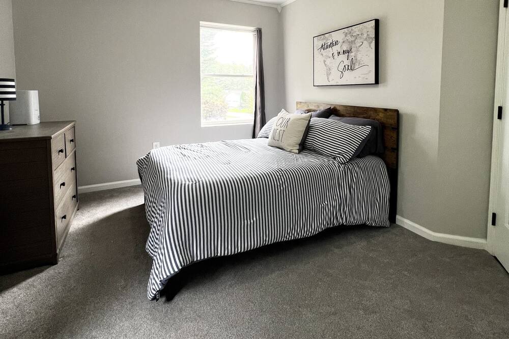 Photo of Bedroom in West Glens Falls