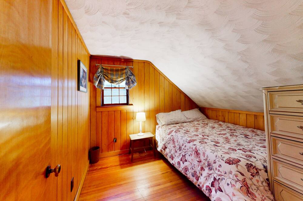 Photo of Others in Stowe Hollow