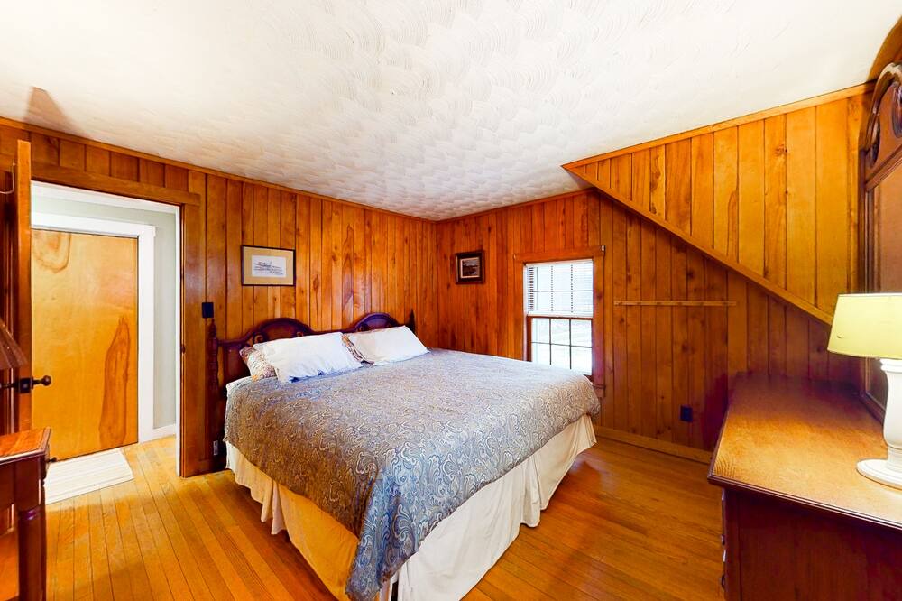 Photo of Others in Stowe Hollow
