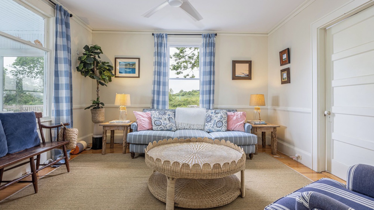 Photo of Livingroom in Cape Elizabeth