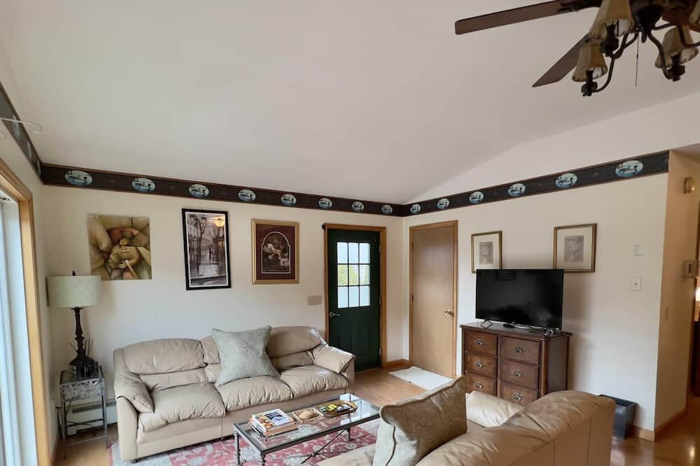 Photo of Livingroom in Town of Copake