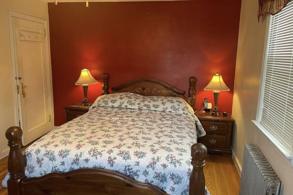 Photo of Bedroom in Elmont