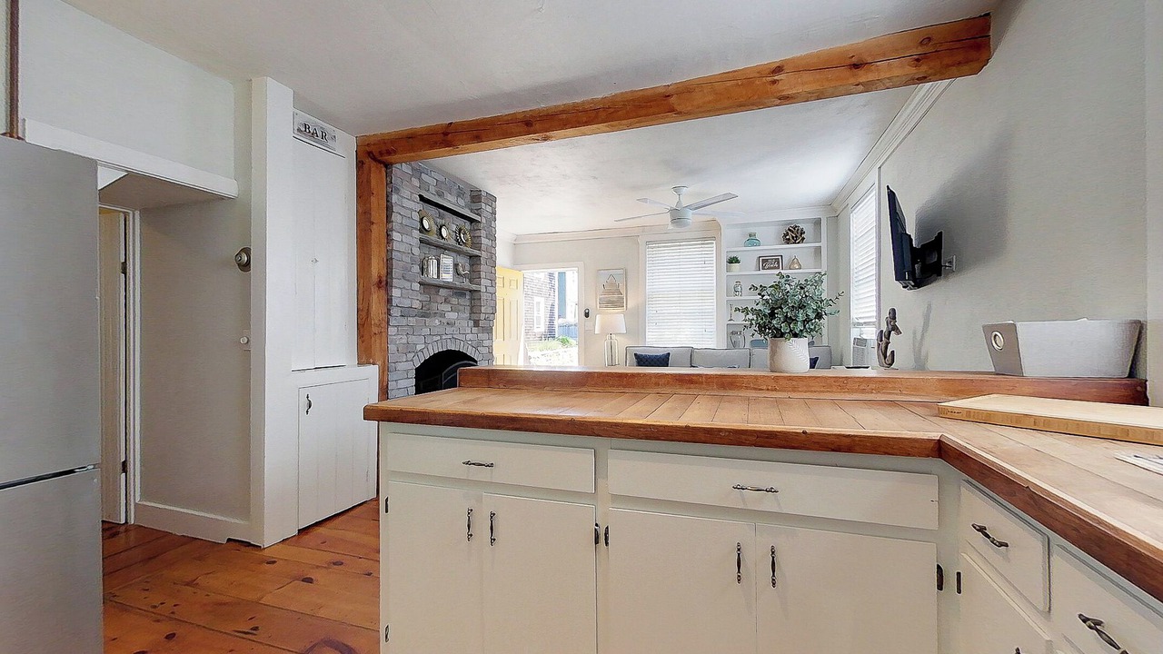 Photo of Kitchen in Off Broadway