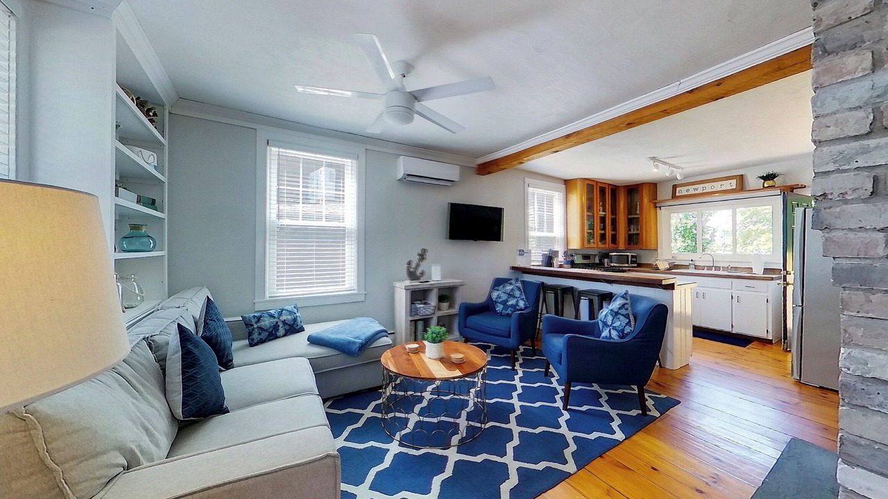 Photo of Livingroom in Off Broadway