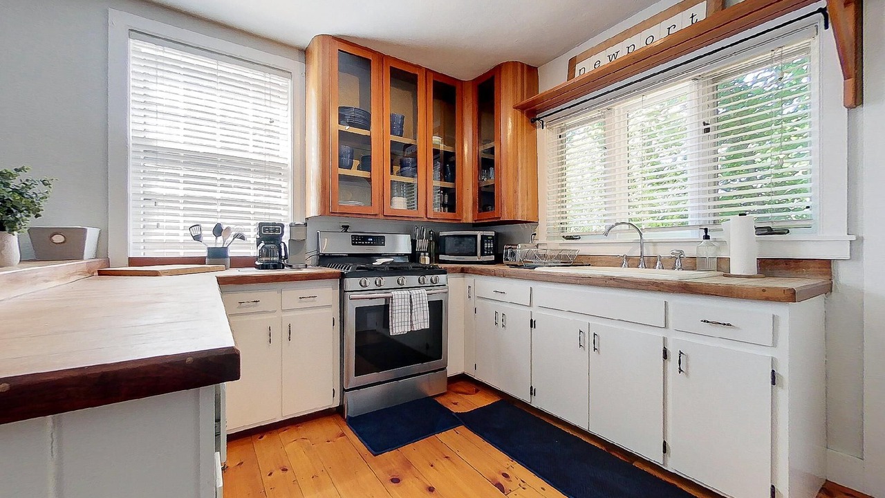 Photo of Kitchen in Off Broadway