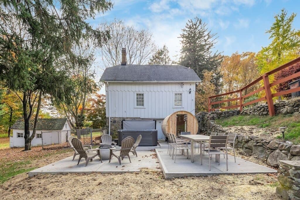 Photo of Outdoor in Montebello