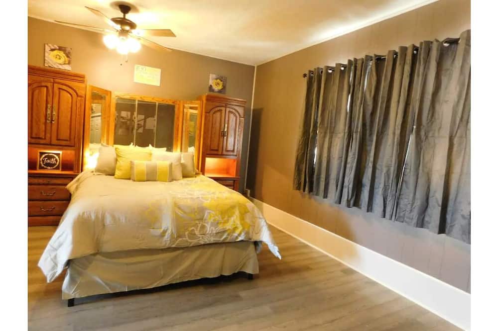 Photo of Bedroom in Oaks Corners