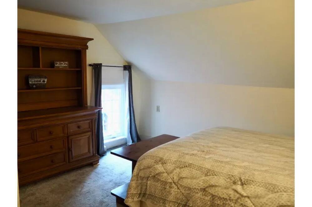 Photo of Bedroom in Waterbury Center