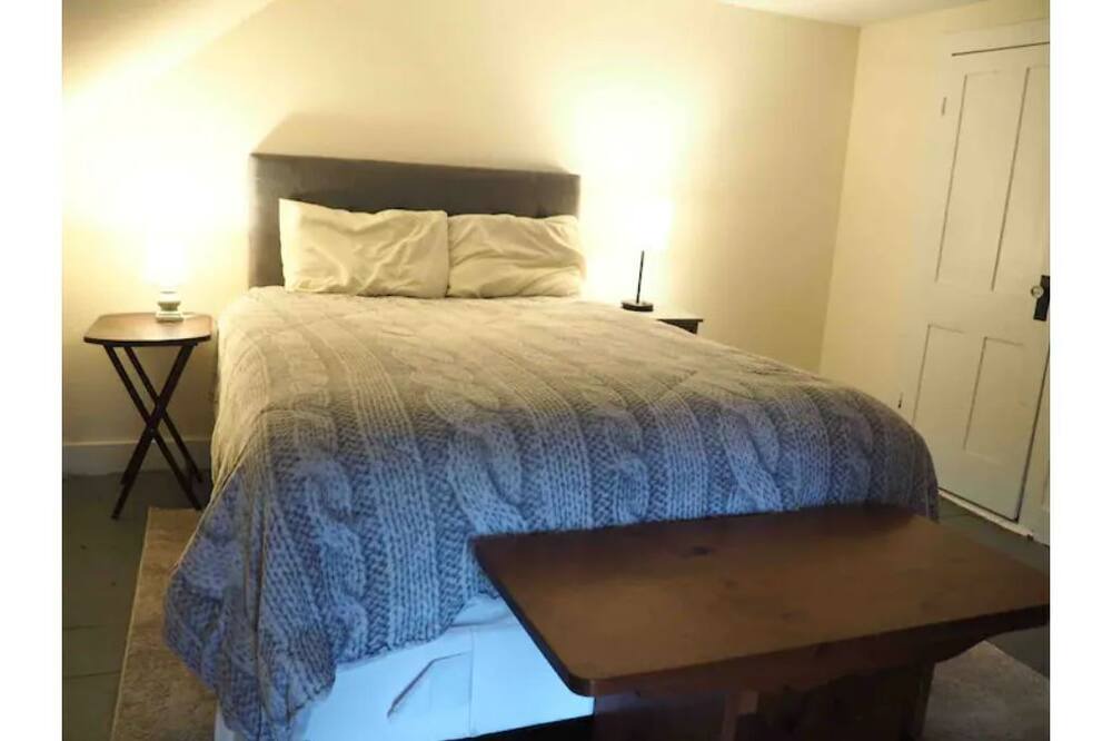 Photo of Bedroom in Waterbury Center