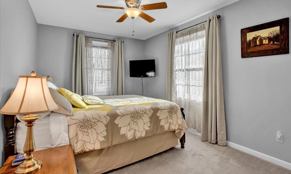 Photo of Bedroom in Rowland