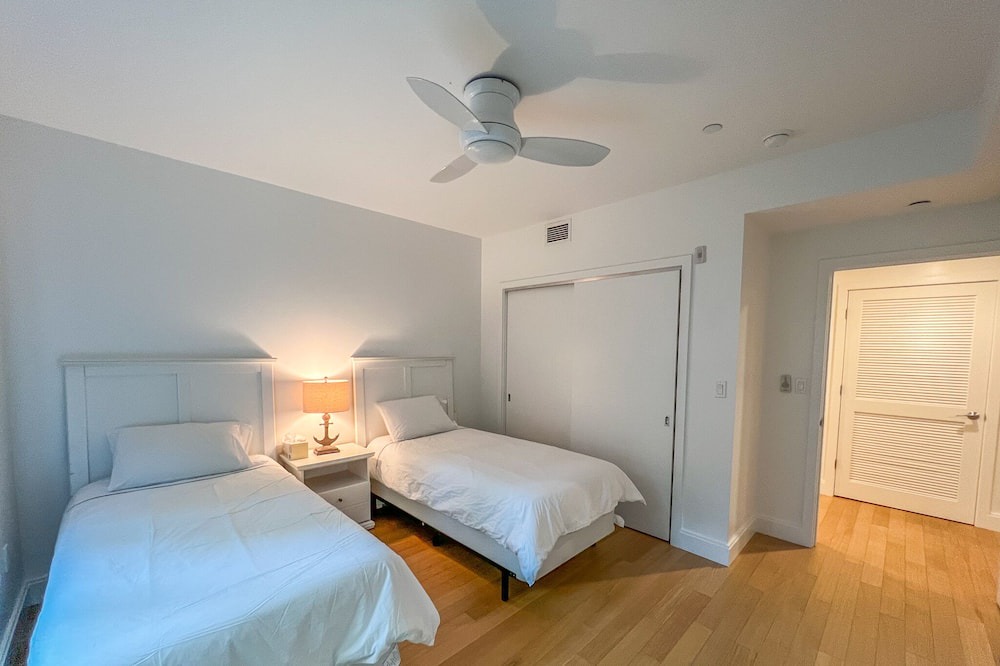 Photo of Bedroom in Roxbury